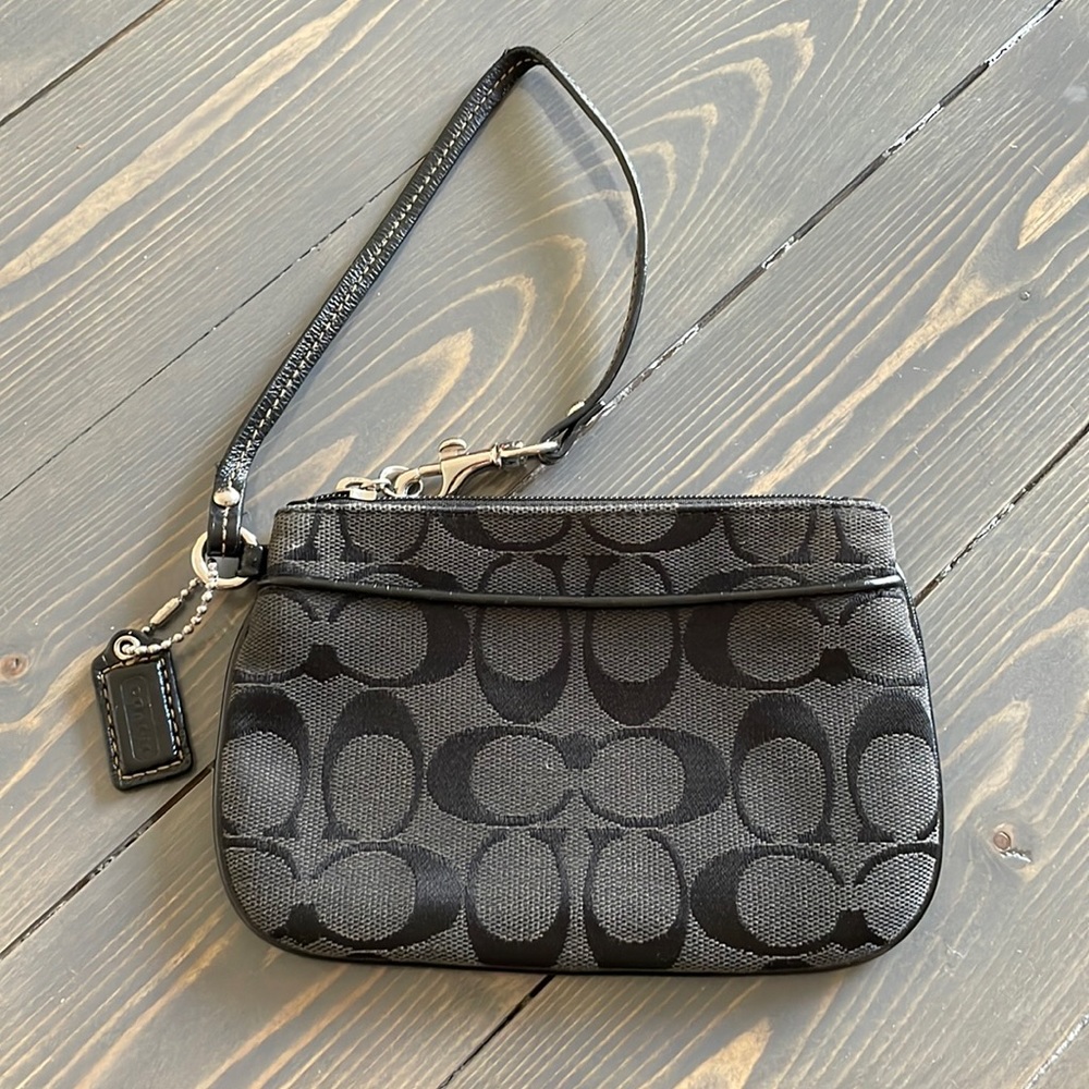 Coach wristlet, black